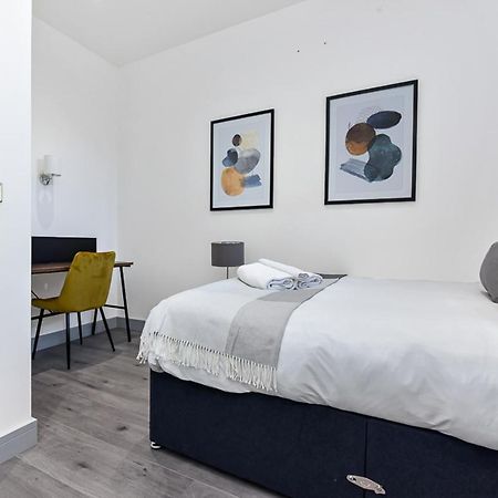 Lovely 2 Bedroom Apartment In Greater Londres Exterior foto